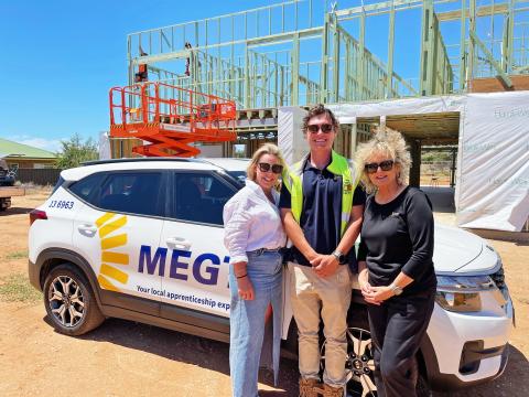 9838_MEGT_Website_Why_Work_With_Us_Apprenticeships_Field_Consultants