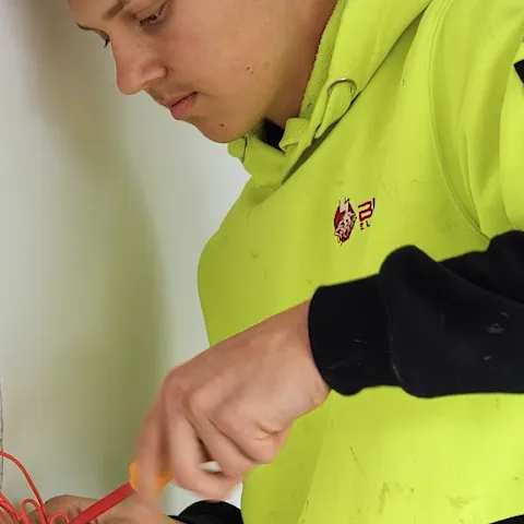 9838_Website_Apprentice_and_trainee_ School-based_Apprenticeships_and_Traineeships_Ky